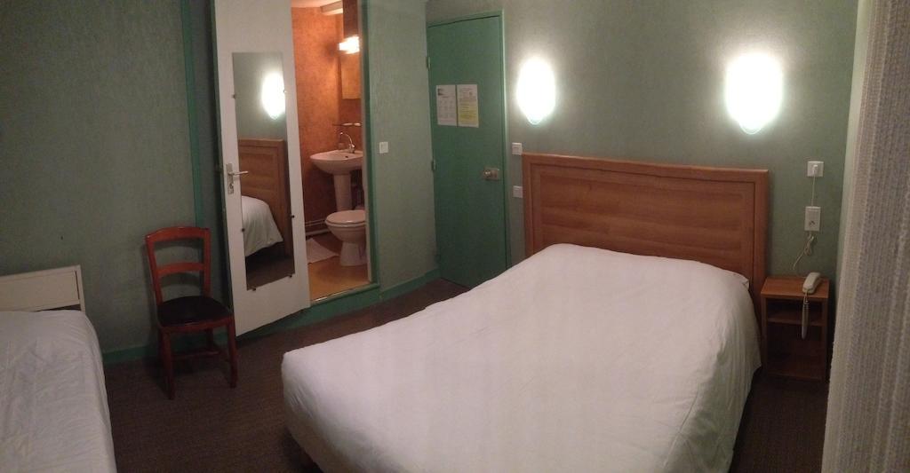 Hotel De L'Abbaye Sauxillanges Quarto foto