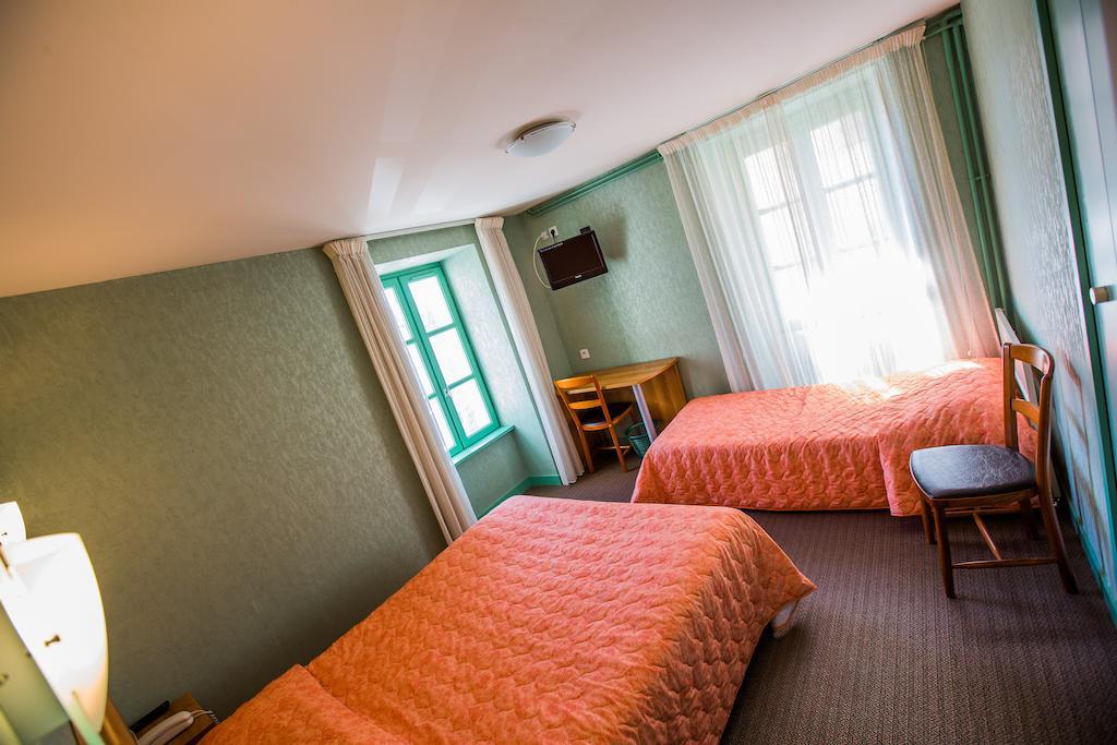 Hotel De L'Abbaye Sauxillanges Quarto foto